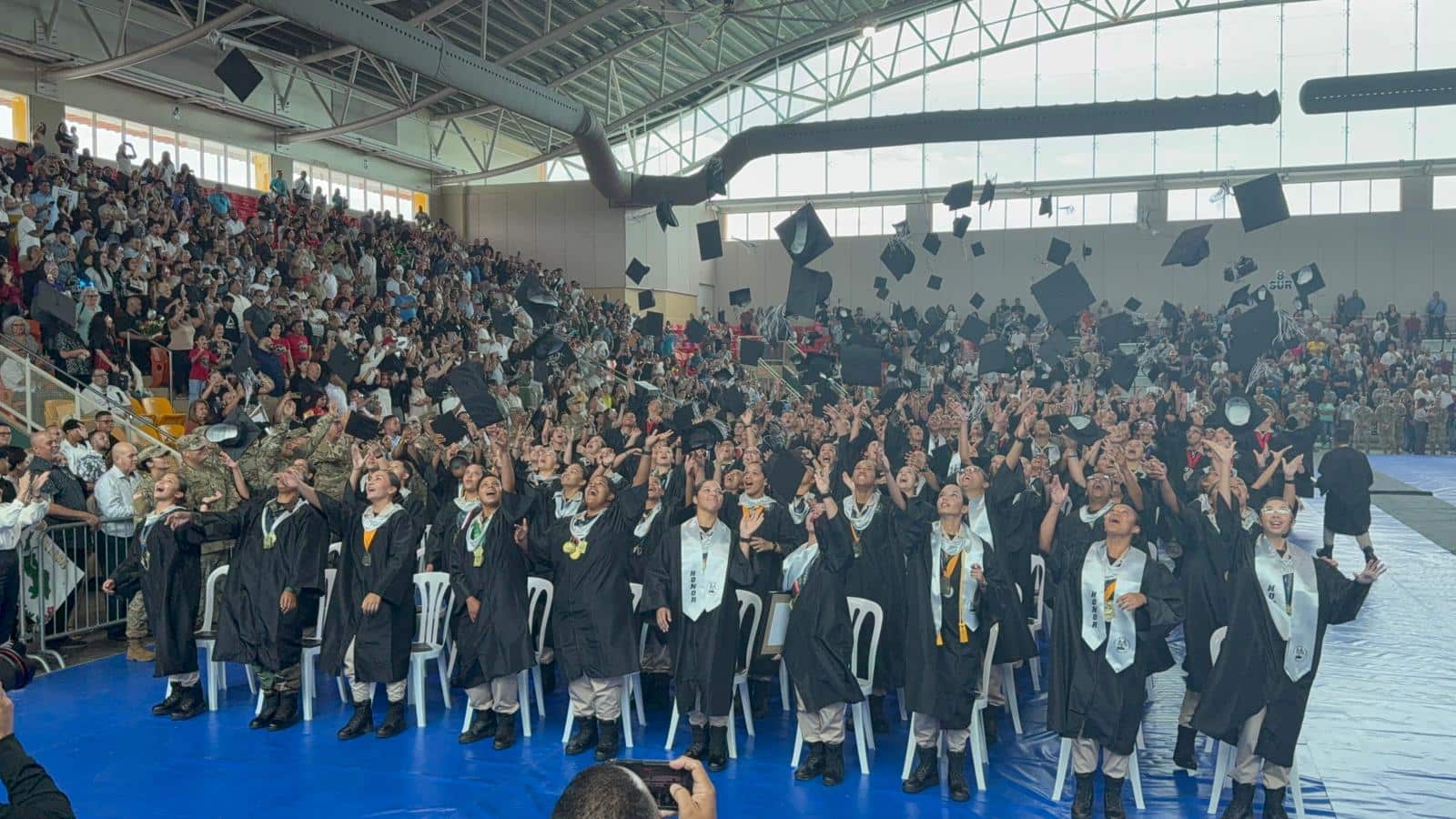 Gradúan a casi 200 cadetes en Juana Díaz.