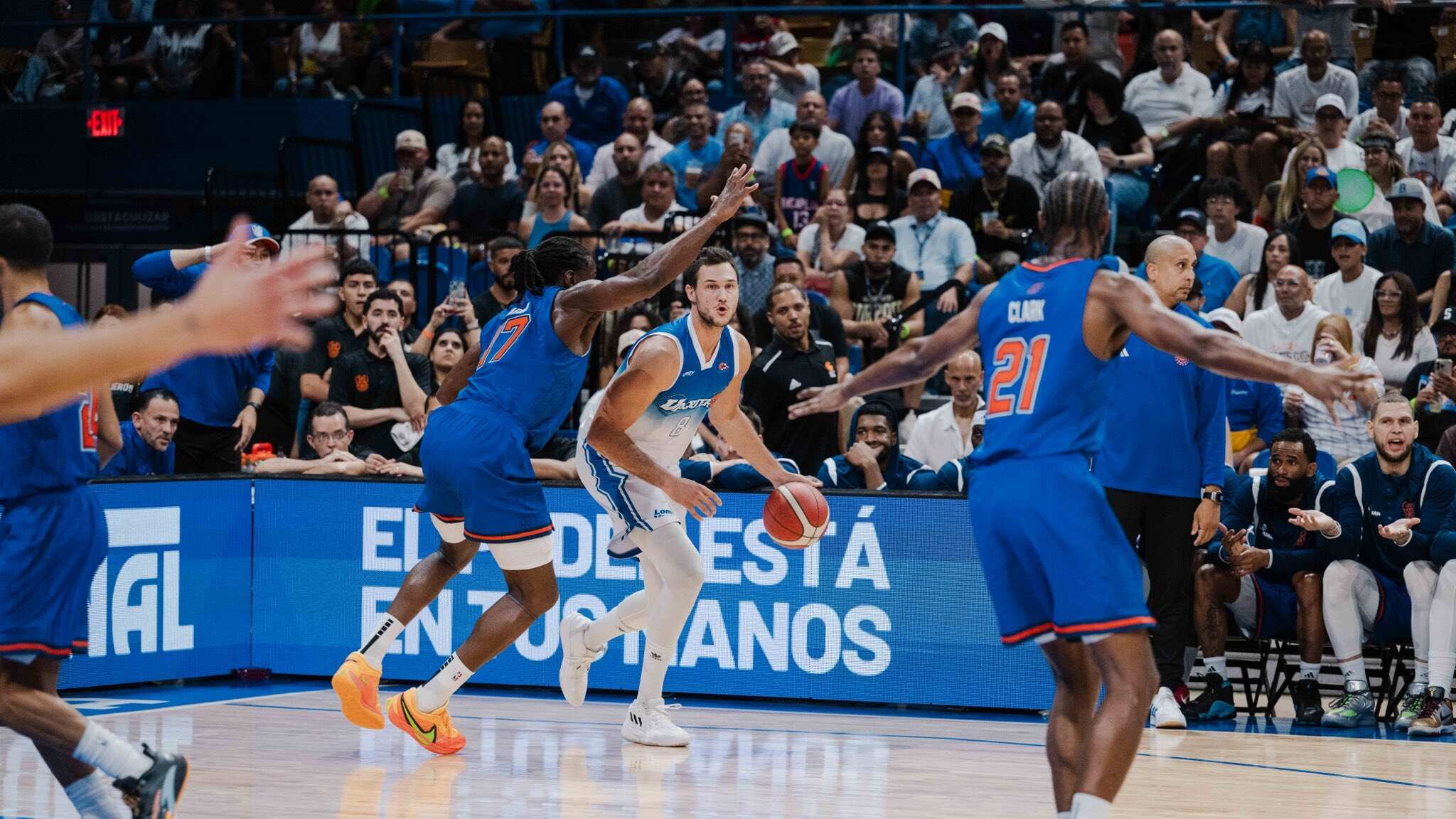 Los Vaqueros de Bayamón vencieron a los Cangrejeros de Santurce.