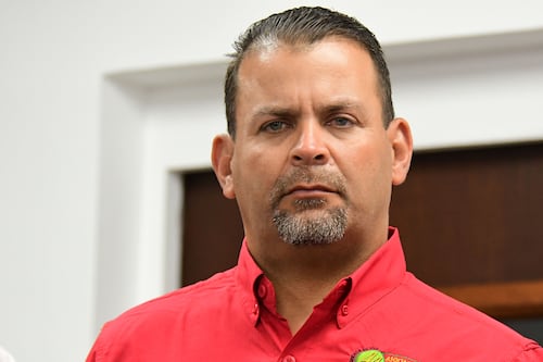 Tras filtración de audio: Alcalde de Arroyo confirma querellas de acoso y hostigamiento por parte de empleada