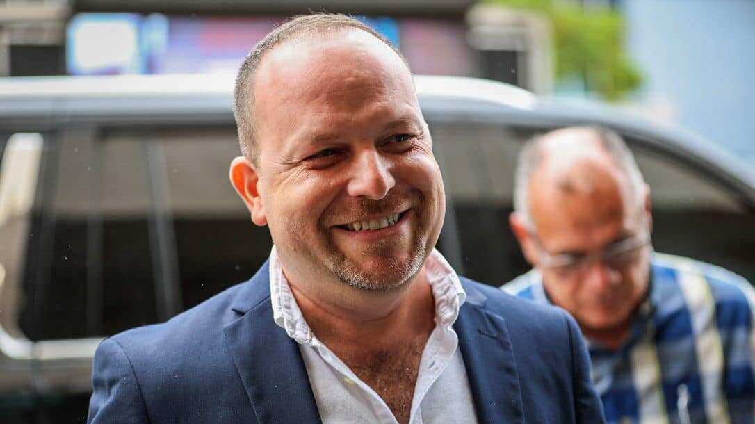 Roberto López Román.