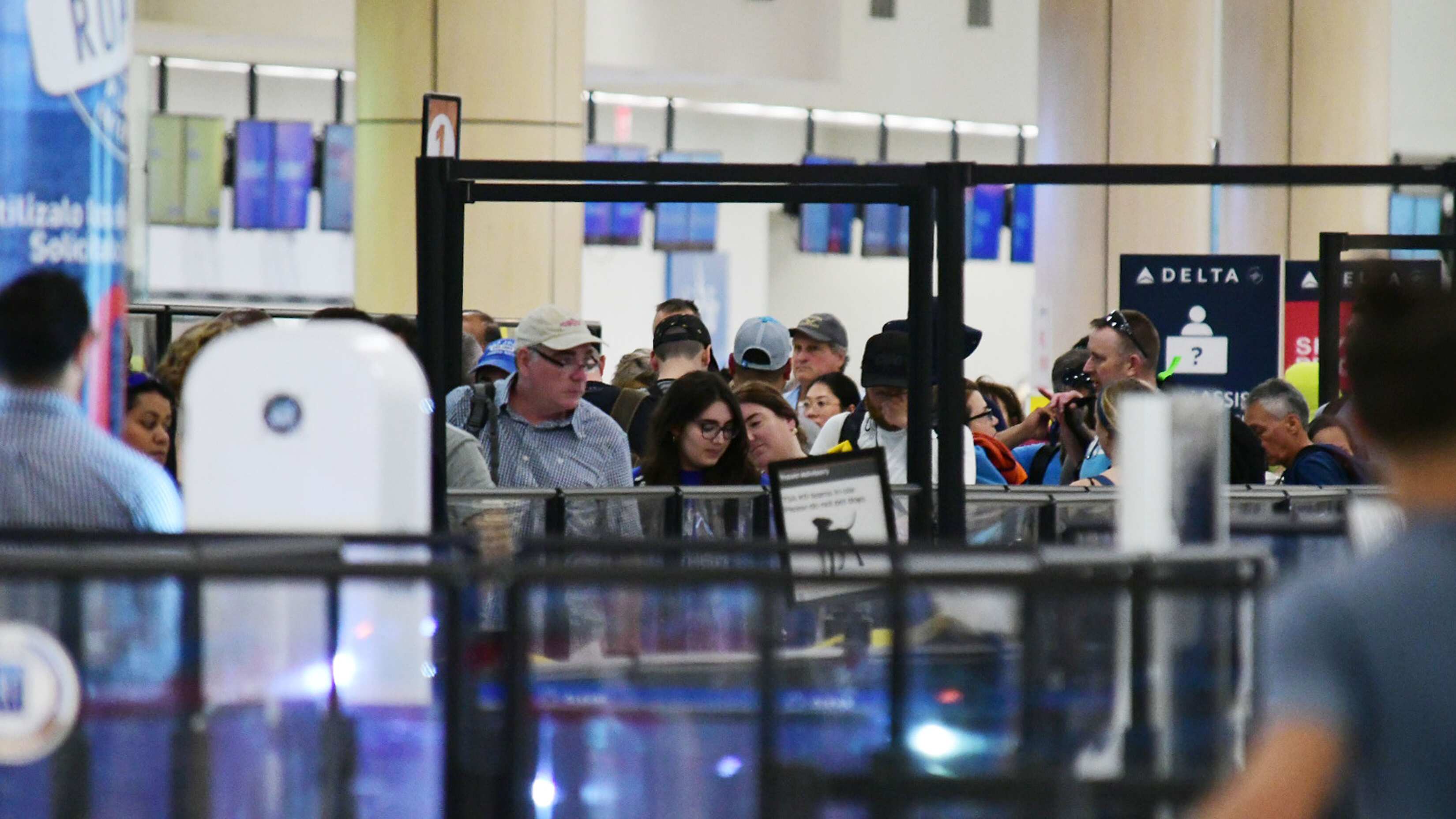 Alemania: cancelan poco más de 200 vuelos de aviones en importantes aeropuertos del país