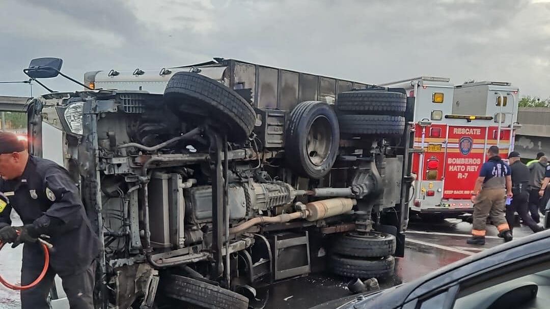Accidente fatal con camión en San Juan.