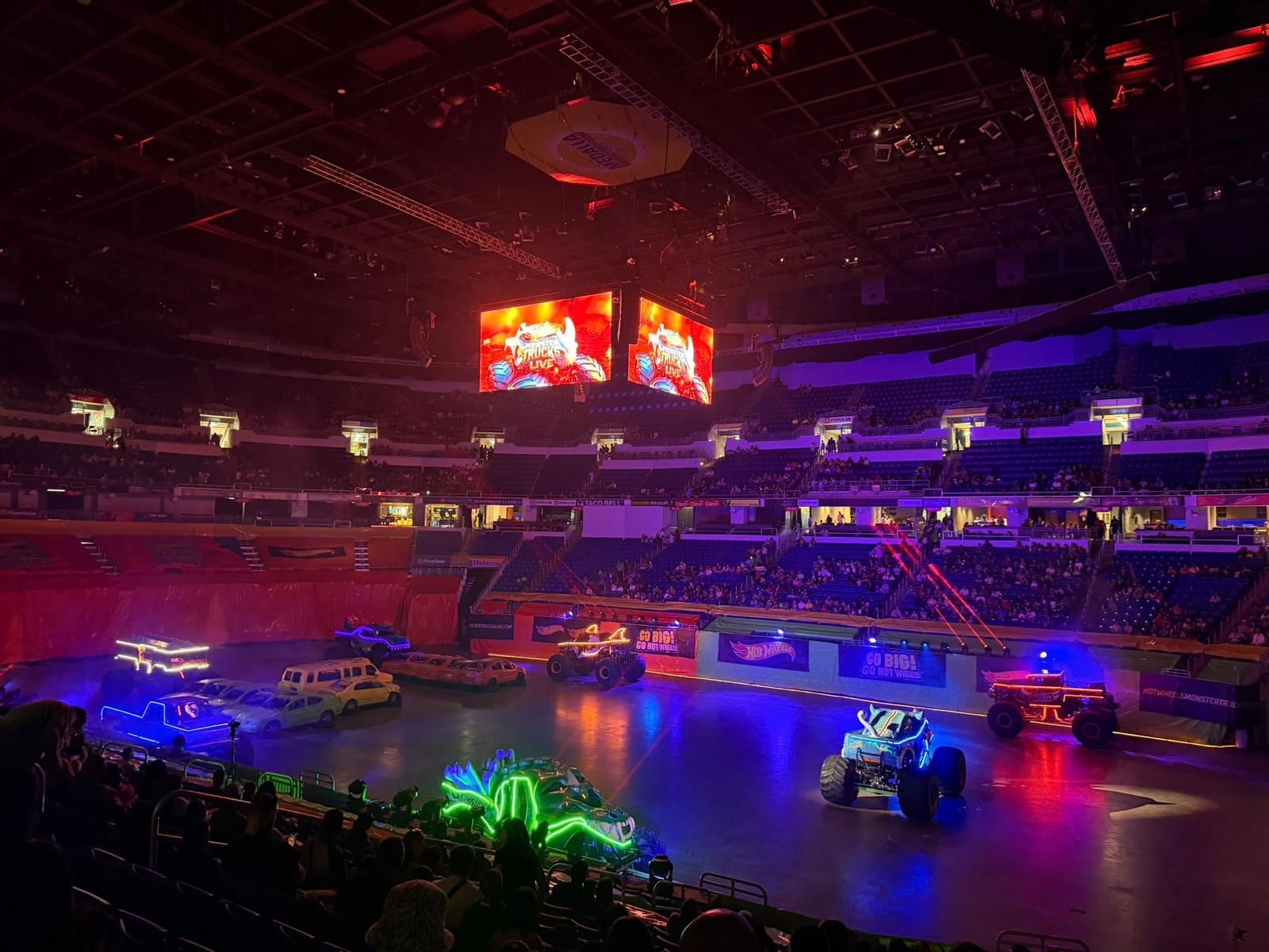Monster Trucks toman el choli con espectáculo lleno de acción