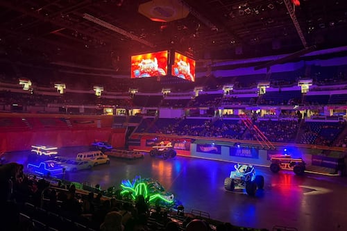 Monster Trucks toman el choli con espectáculo lleno de acción