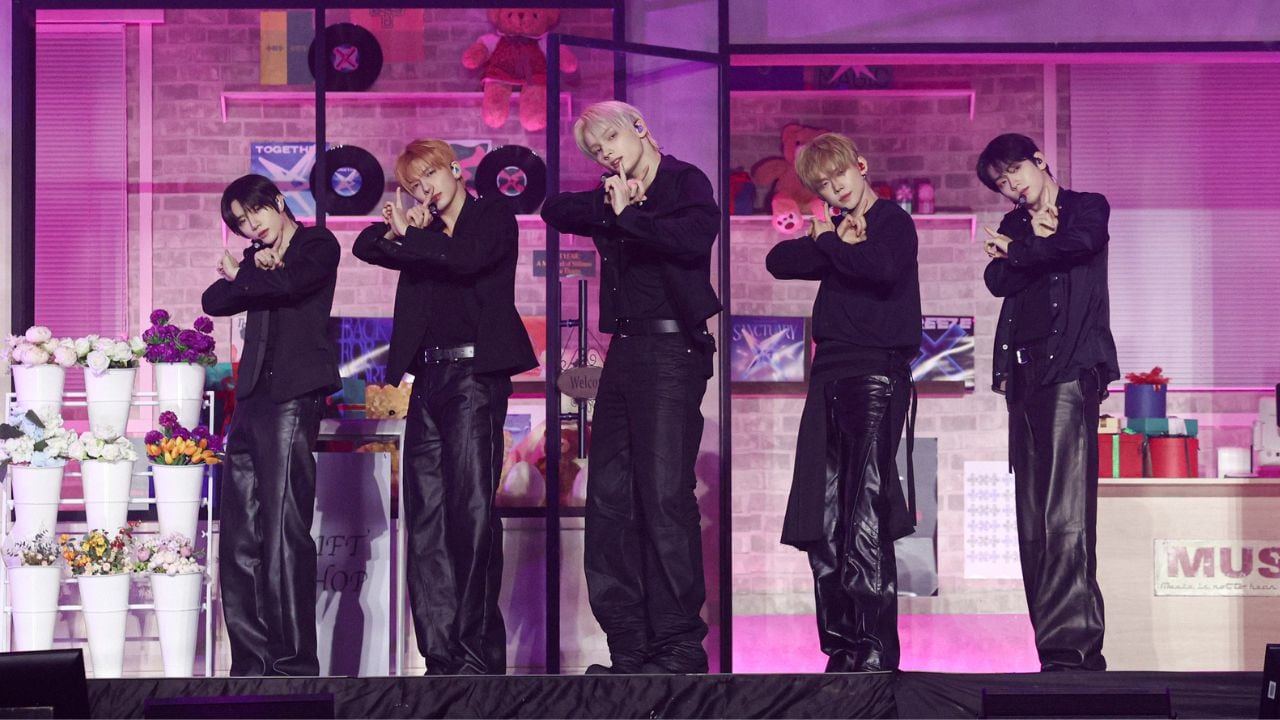 TOMORROW X TOGETHER presenta por primera vez ‘Stick With You’