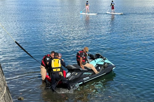 Rescatan a hombre atrapado en área rocosa cerca del Monumento a Baldorioty de Castro