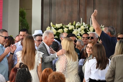 Dorado despide a Carlos López
