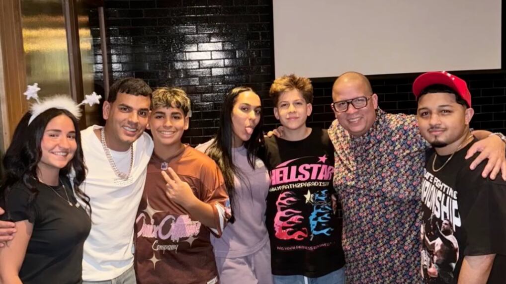 Las celebridades comparten momento especiales con sus seguidores en las redes sociales