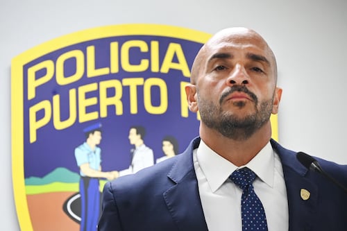 Gobierno contratará compañía para auditar deuda con policías