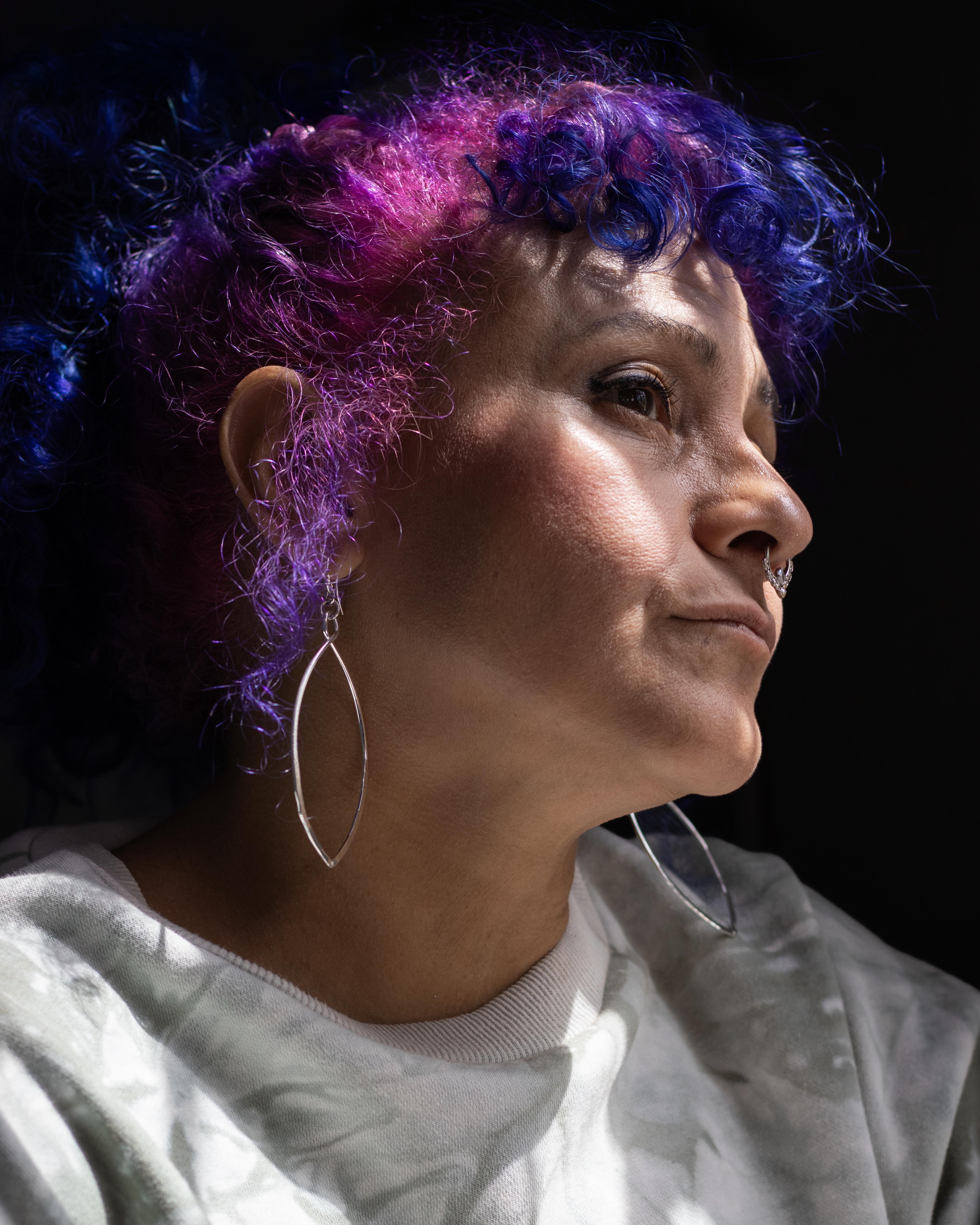 Brecha de ingresos en las artes deja a mujeres cuentapropistas con 10.7% menos