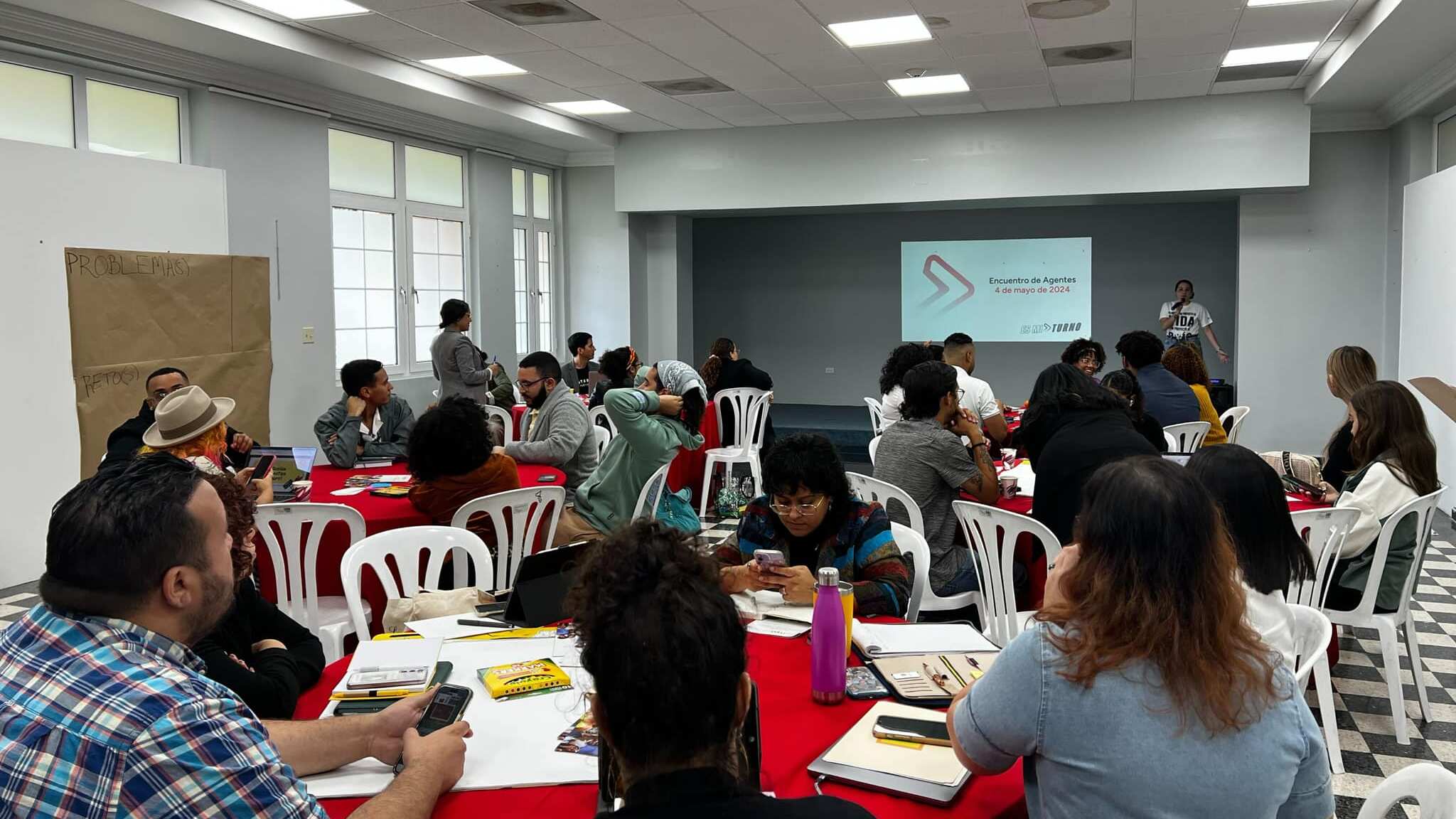 En el primer día del encuentro "Es Mi Turno", los jóvenes identificaron los problemas que consideran deben ser prioridad para los candidatos políticos