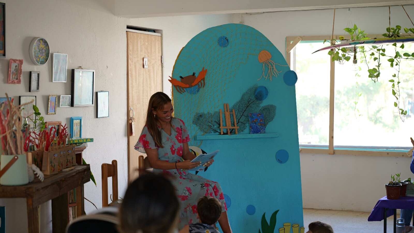 Libro infantil busca crear conciencia sobre los ecosistemas costeros en Puerto Rico