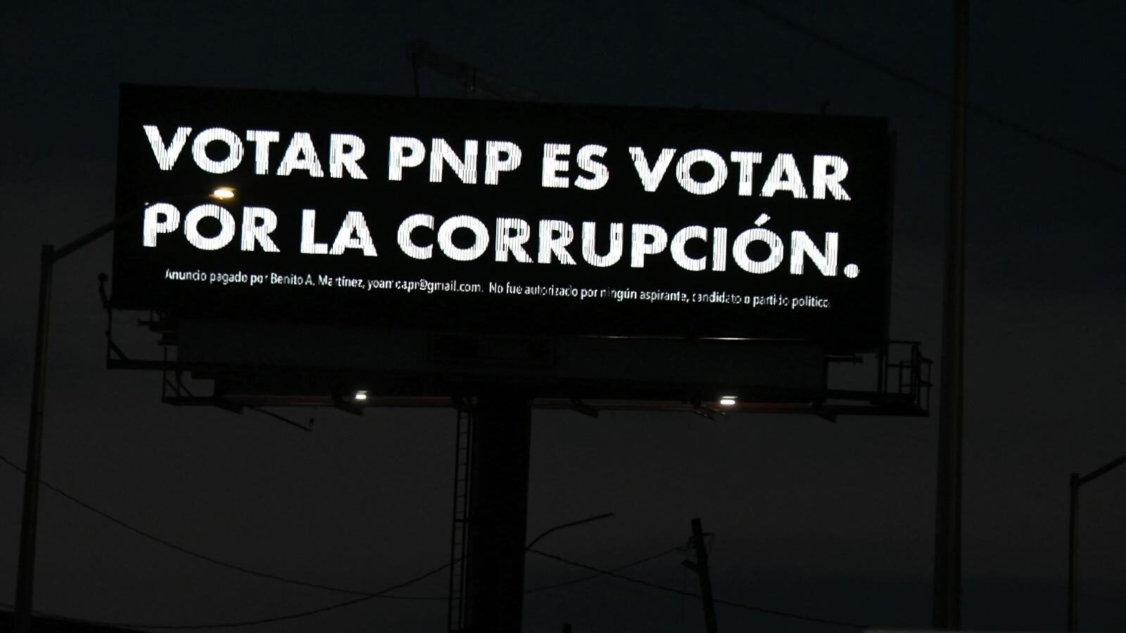Billboard con mensajes en contra del PNP