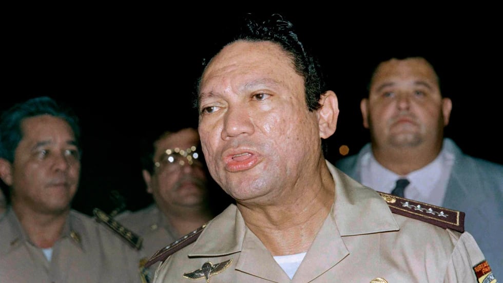 El general panameño Manuel Antonio Noriega en Panamá en mayo de 1989. (AP foto)