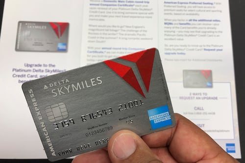 American Express añade beneficios a tarjetas Delta SkyMiles ante molestia de clientes 
