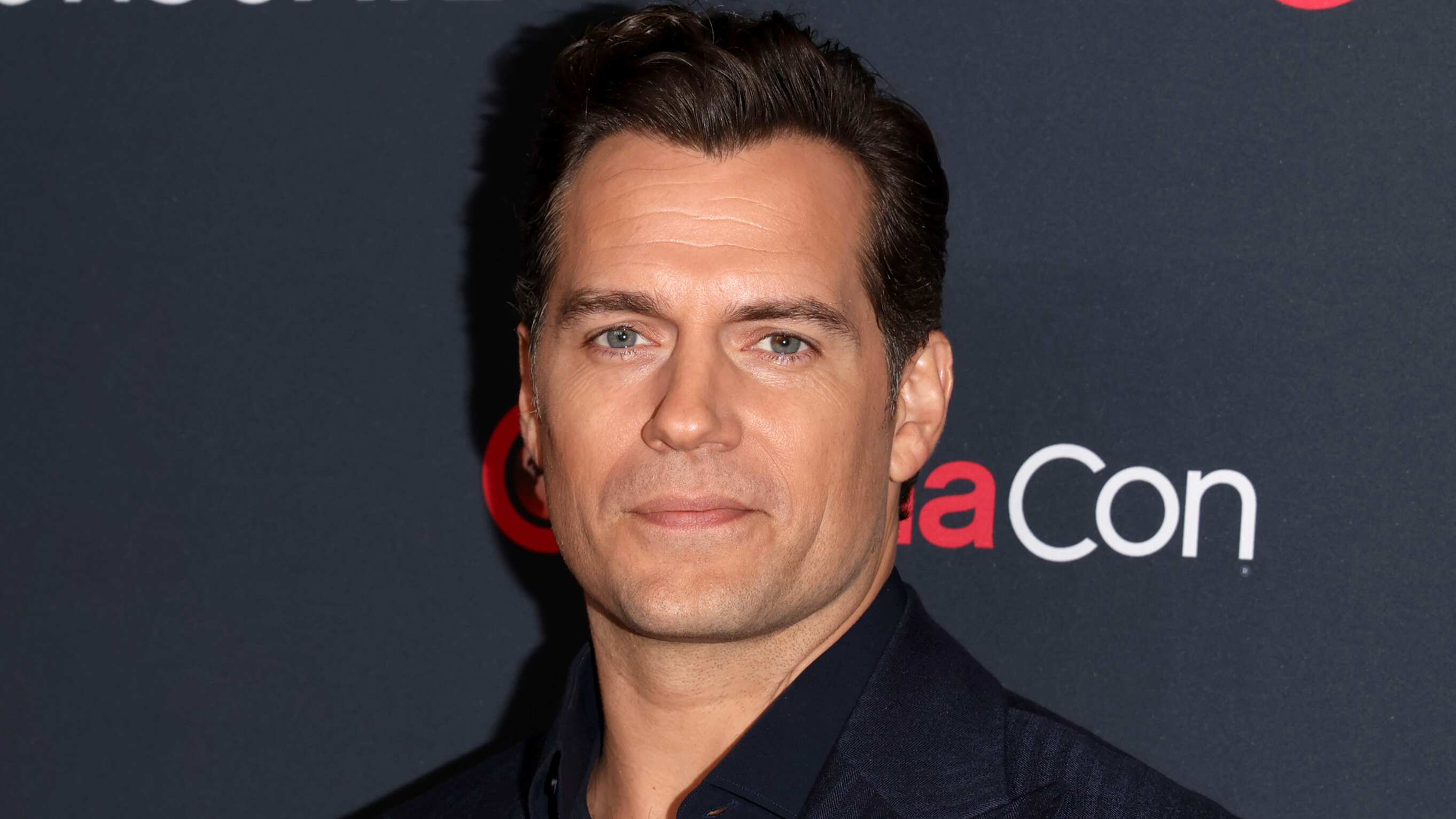 Henry Cavill llegó a CinemaCon que se realiza en Las Vegas, donde habló del próximo reinicio de Highlander y el estreno de Argylle en plataforma