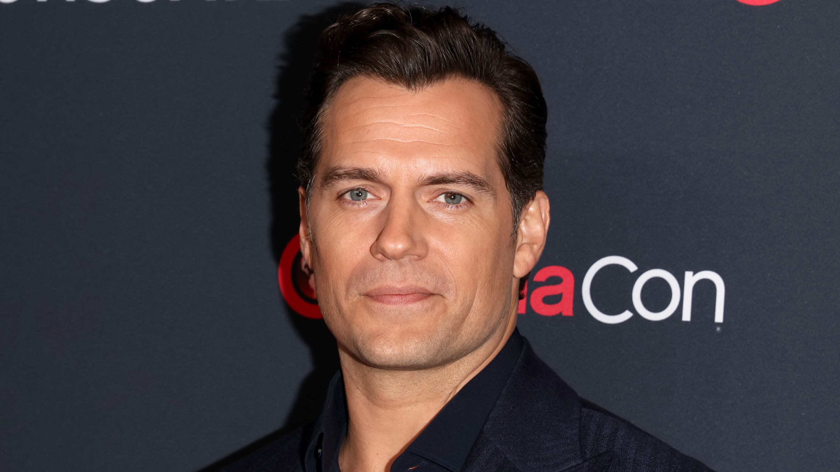 Henry Cavill llegó a CinemaCon que se realiza en Las Vegas, donde habló del próximo reinicio de Highlander y el estreno de Argylle en plataforma