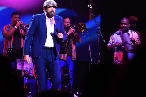 Juan Luis Guerra vuelve una vez más con su concierto al Choliseo