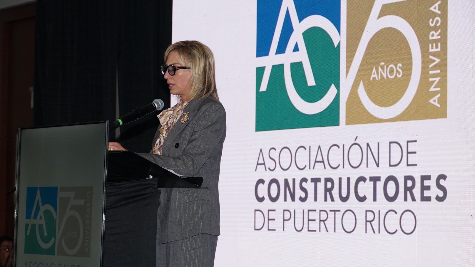 Pinsy Rivera Ortiz asumió la presidencia de la Asociación de Constructores de Puerto Rico durante la ceremonia de toma de posesión celebrada en el Sheraton del Distrito de Convenciones, en el marco del 75 aniversario de la organización.