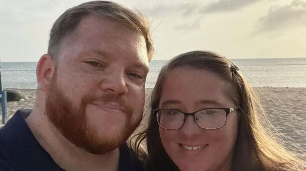 Novio falleció pocos días después de enviar las invitaciones de su boda