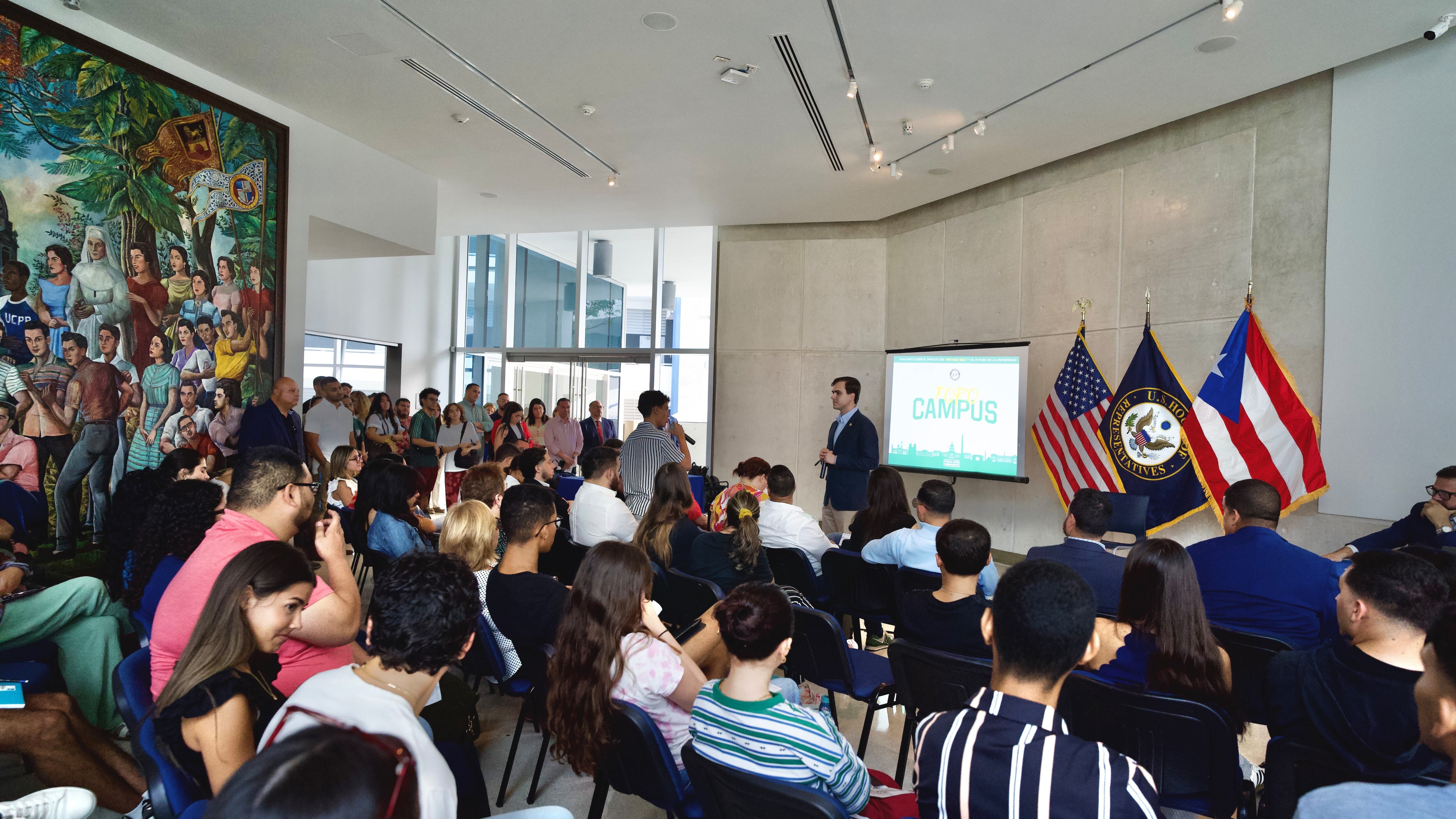 Comisionado Residente comienza visitas a las universidades.