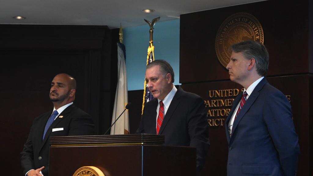 Conferencia de prensa tras el arresto de Wanda Vázquez