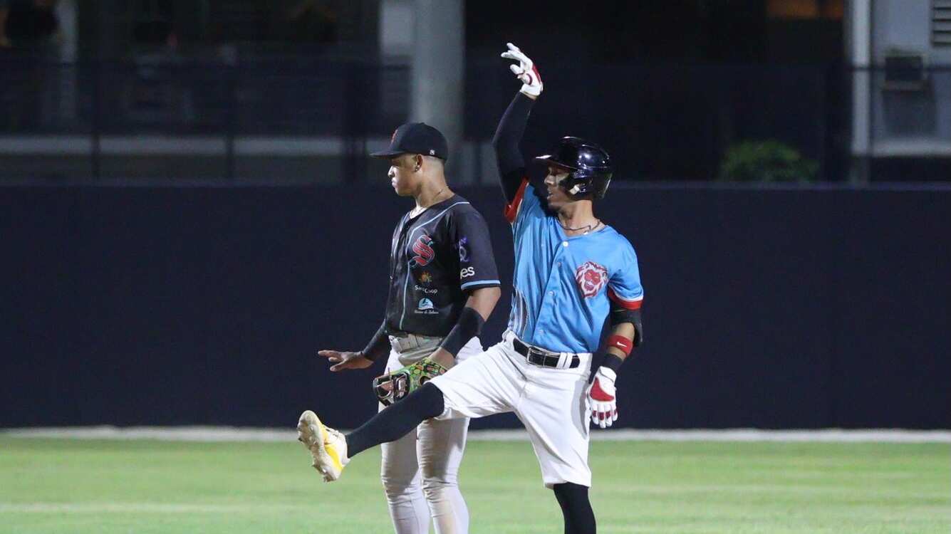 Jan Arroyo de los Leones de Patillas.