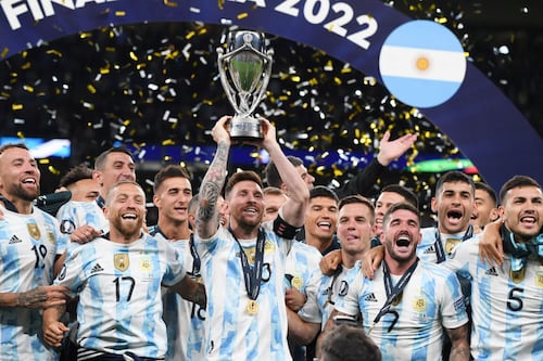 Gobierno argentino autoriza que escuelas permitan a los alumnos ver los partidos de su selección en Qatar 2022