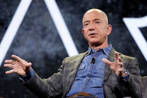Jeff Bezos vuelve a trabajar en Amazon para enfocarse en la IA