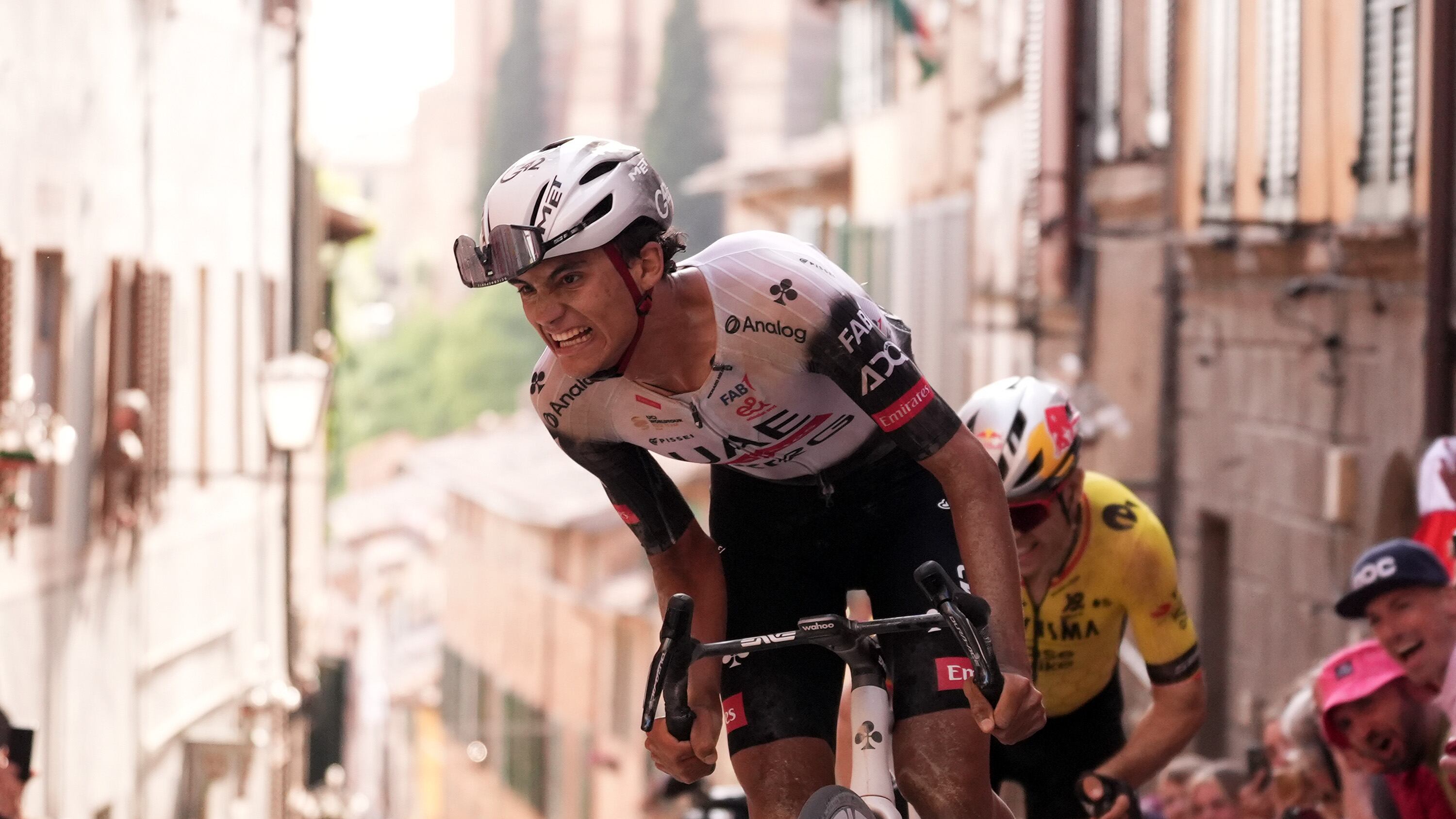 Isaac del Toro lidera el Giro de Italia.