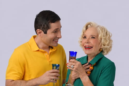 Johanna Rosaly protagoniza la comedia ‘Hola, Mamá’ junto a Omar Torres