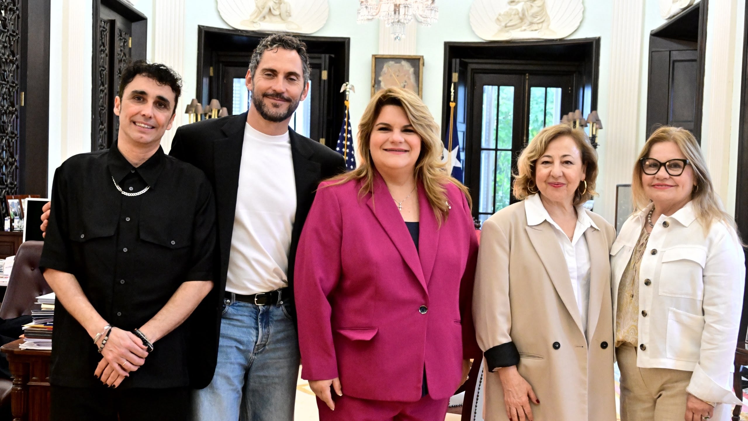 Canco Rodríguez, Paco León, la gobernadora Jenniffer González y Carmen Machi.