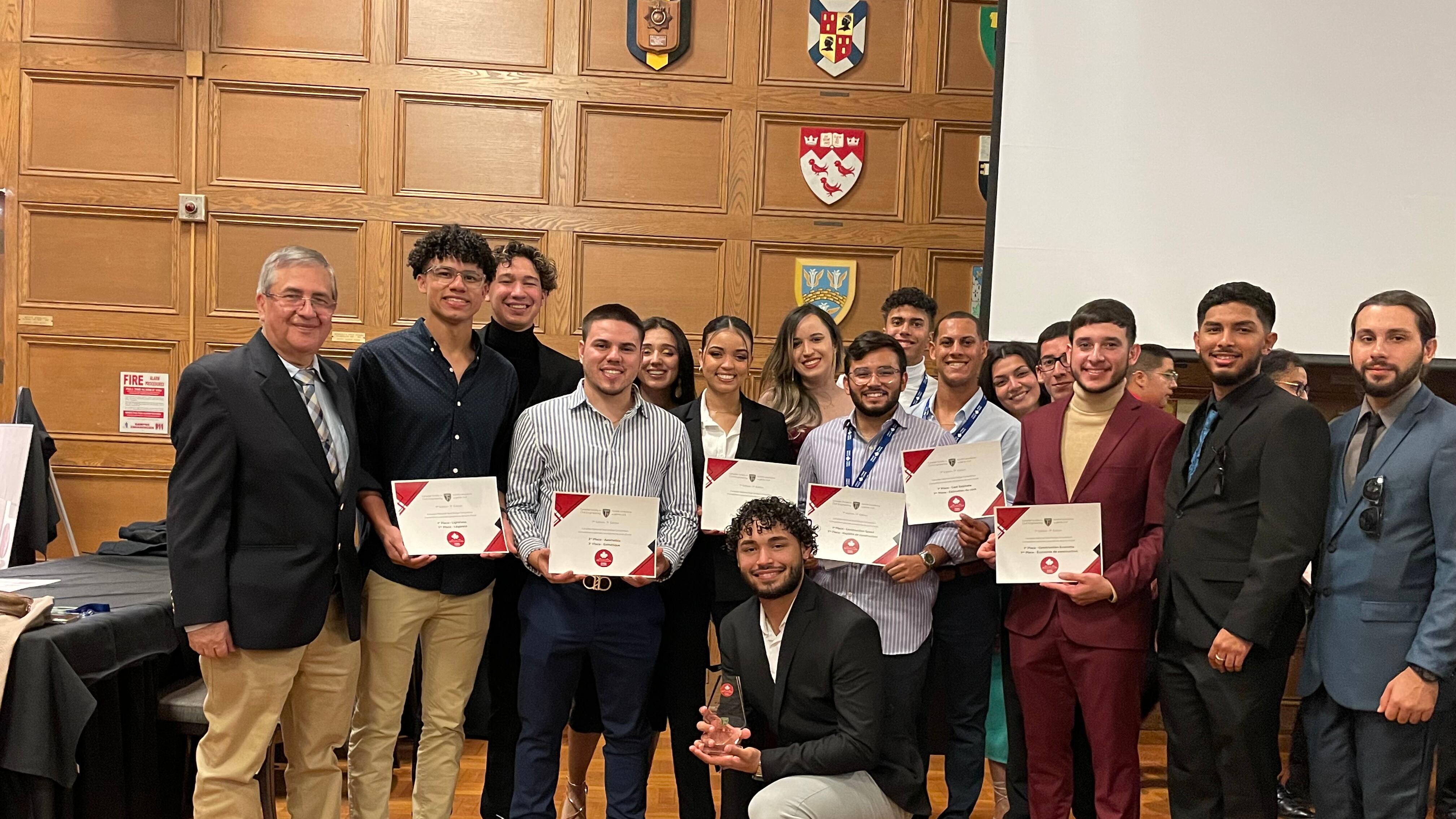 Equipo de Puente de Acero del RUM obtiene primer lugar en Canadá.