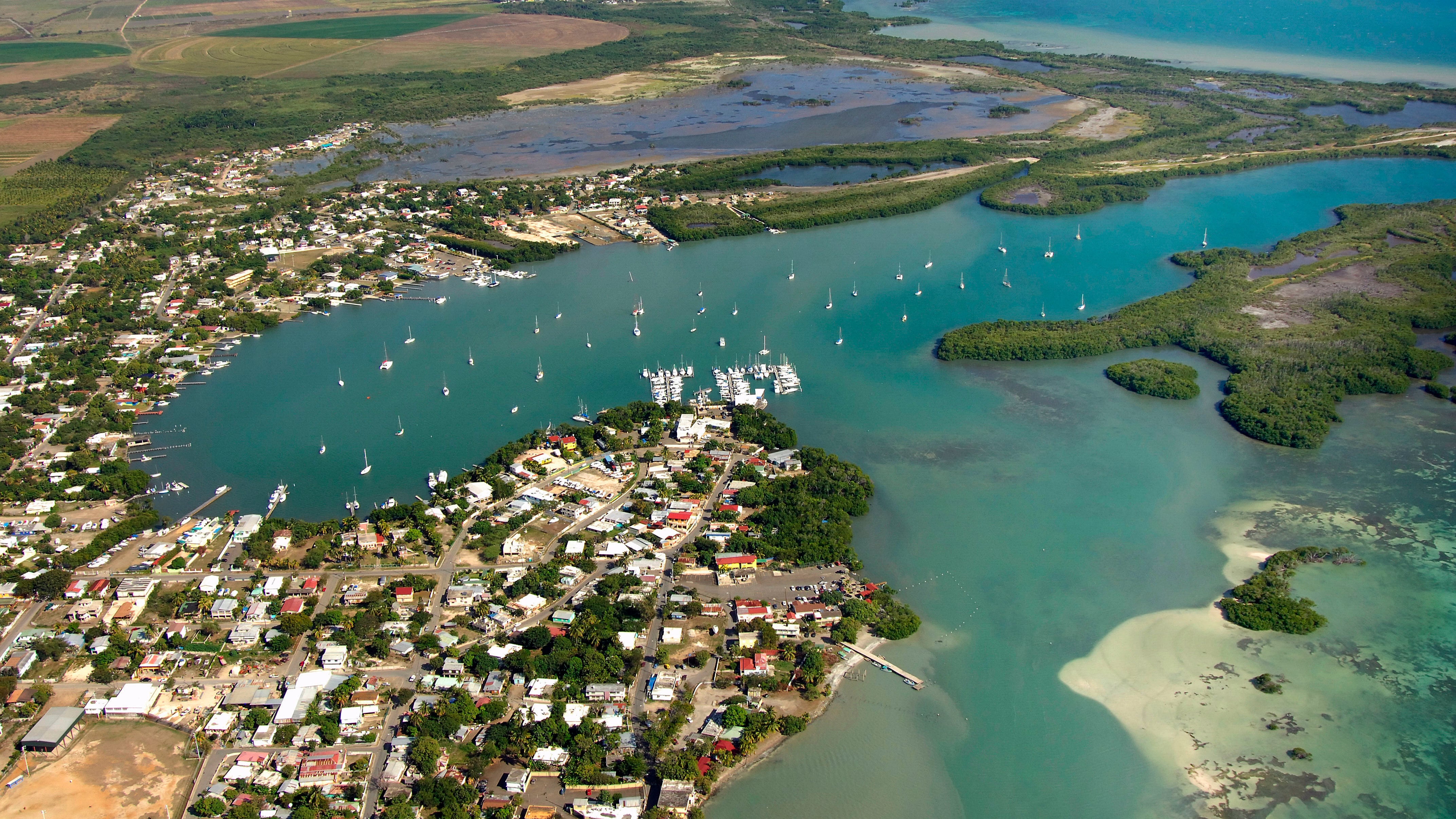 Vista del pueblo de Salinas.