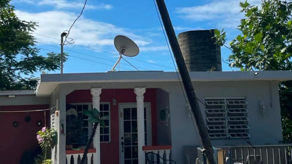 Vecinos temen un accidente grave ante la inacción de LUMA Energy, pese a tener casos activos desde septiembre de 2020.