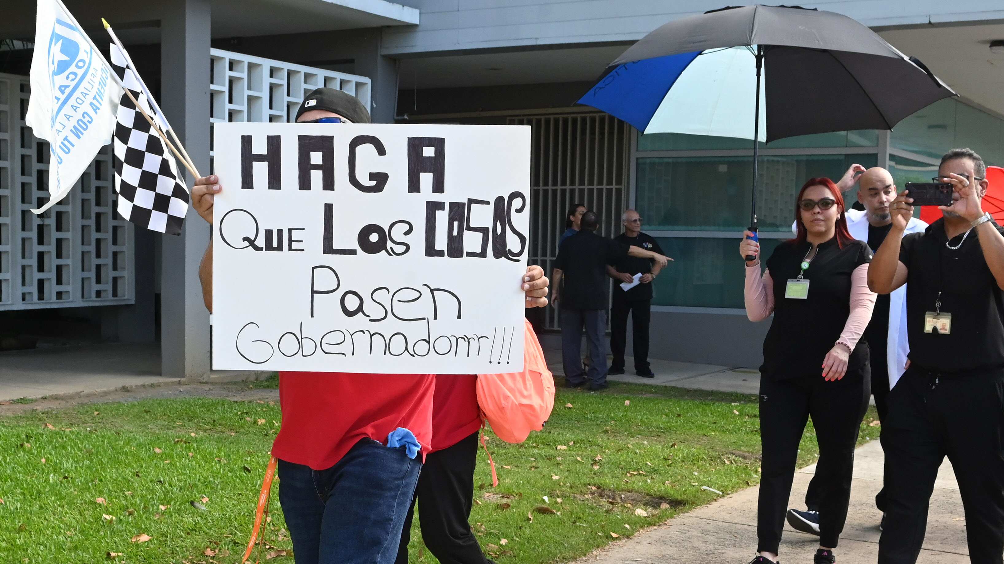 Protesta de empleados de Centro Médico.
