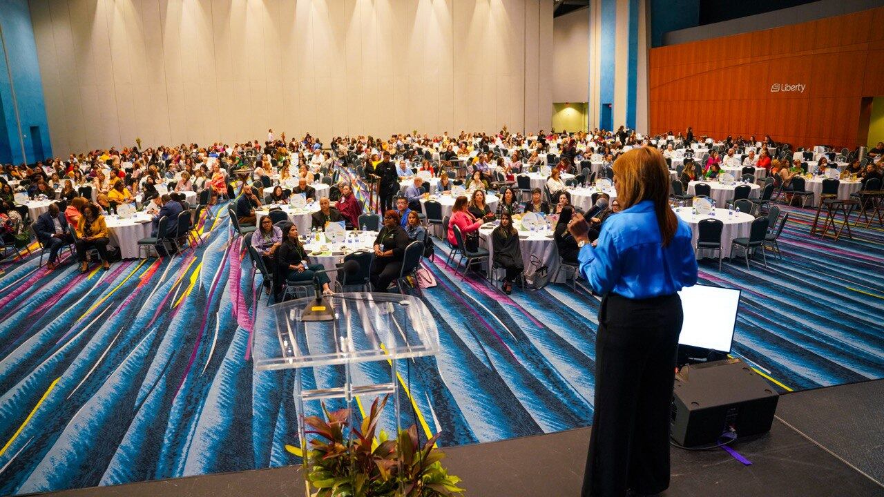 Educación y Familia adiestran más de dos mil trabadores sociales para atender casos de menores