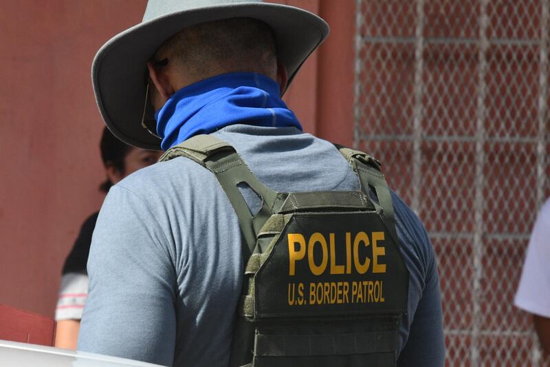 Federales realizan operativo en Villa Palmeras en Santurce