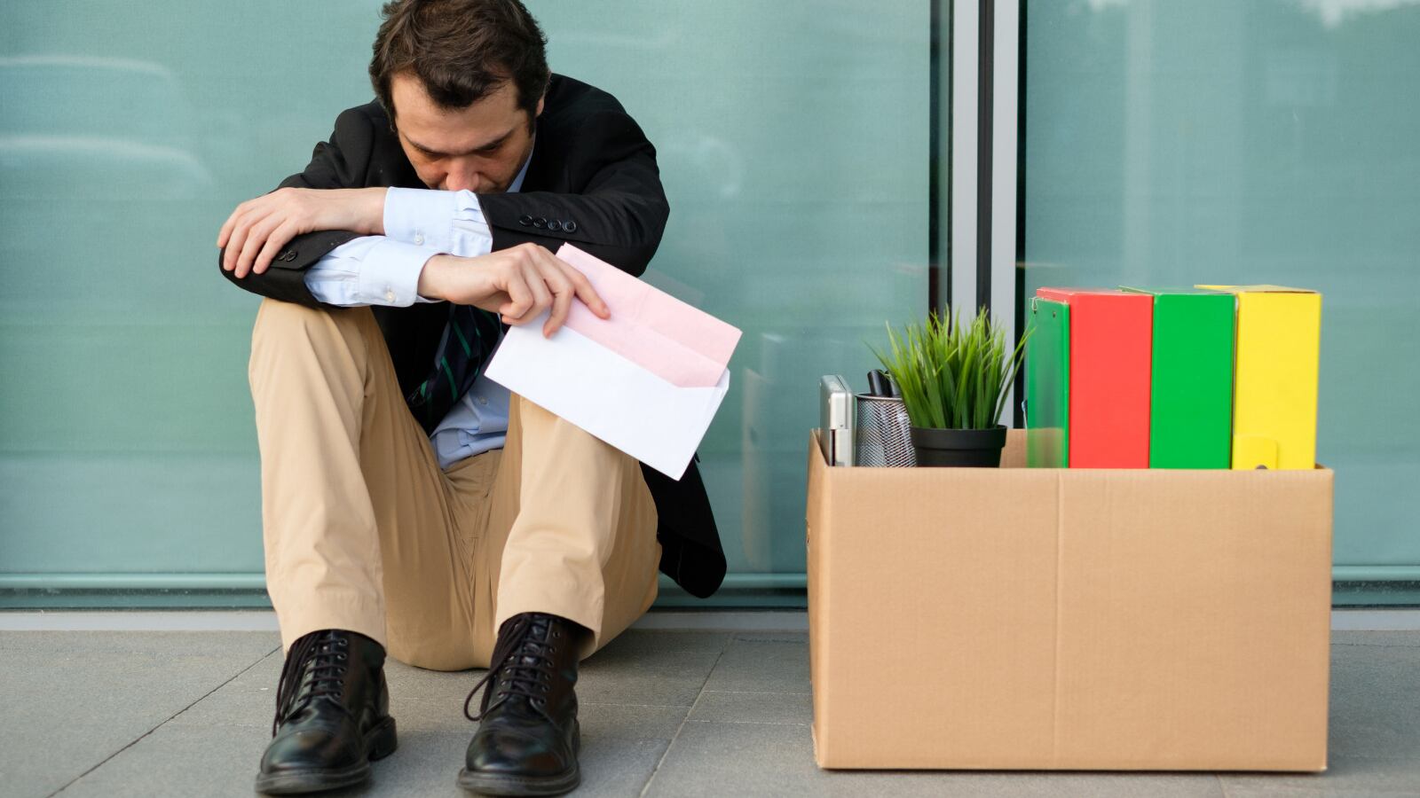 La LFT marca estas acciones como despido injustificado, que se pagan con indemnizaciones al 100% y que puede terminar con la cancelación del registro de la empresa.