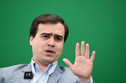 “Nueva definición de perreo”: La contestación del comisionado residente al congresista que cuestionó show de Bad Bunny