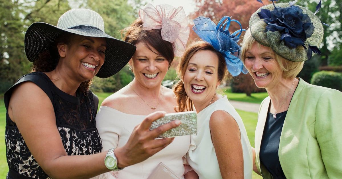 5 colores que nunca debes usar en una boda o podrías lucir poco sofisticada y hasta “grosera”