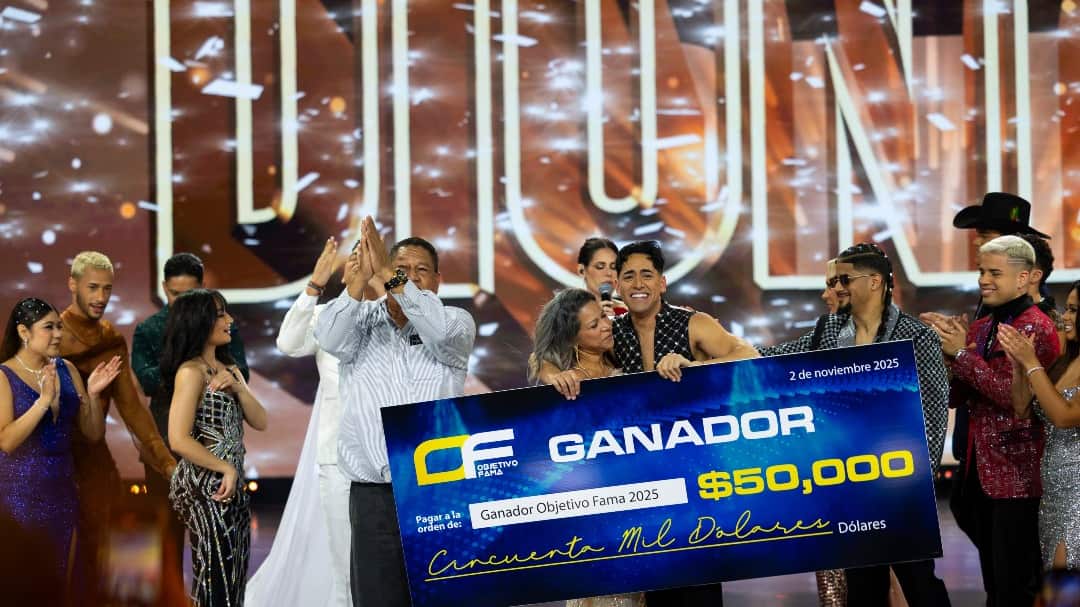 Dionicio Matos gana la séptima temporada de la competencia de canto “Objetivo Fama”.