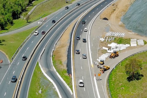 Abren dos carriles adicionales en la PR-52 frente al Monumento al Jíbaro