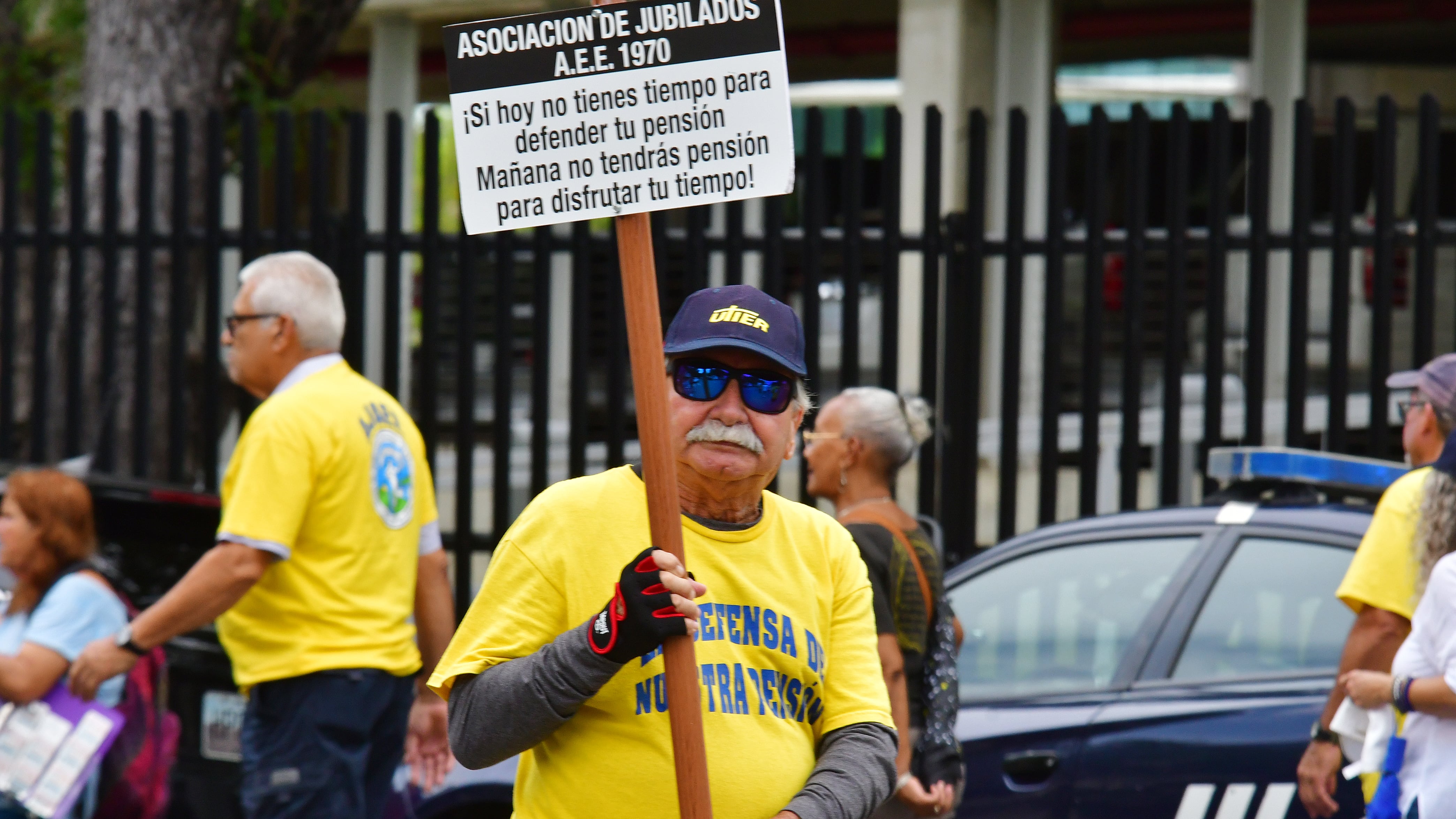 Protesta de los Jubilados de la AEE en contra de la reestructuración de la deuda de la AEE