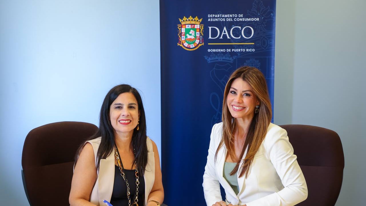 DACO establece alianza educativa con IBTS para atender querellas sobre placas solares