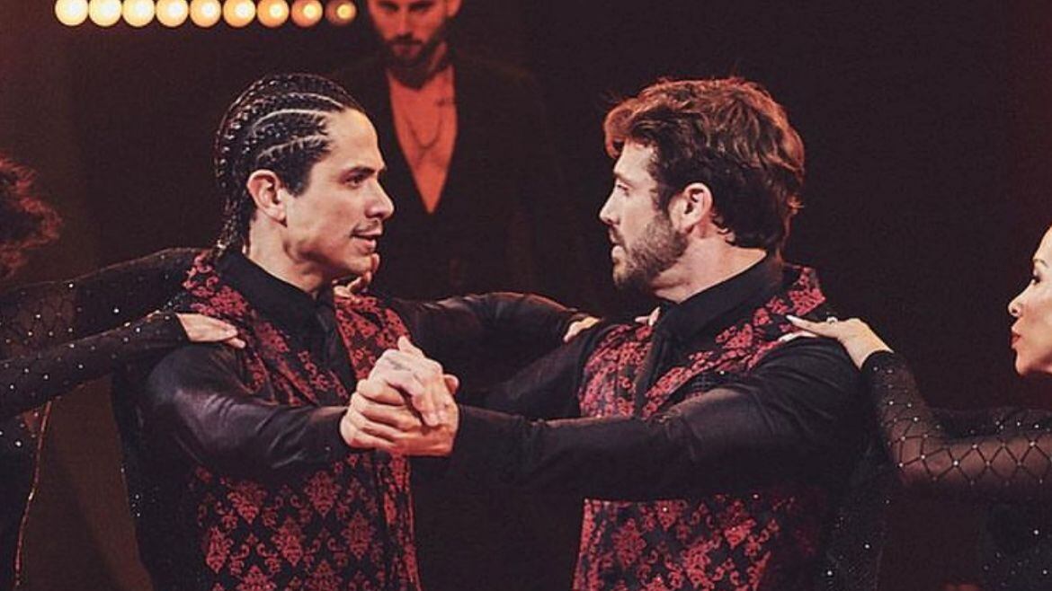 El coreógrafo Jonathan Platero y el participante Lambda García bailan en MQB.