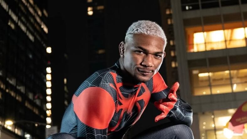 Michael Morales se vistió de Spiderman en las calles de New York.