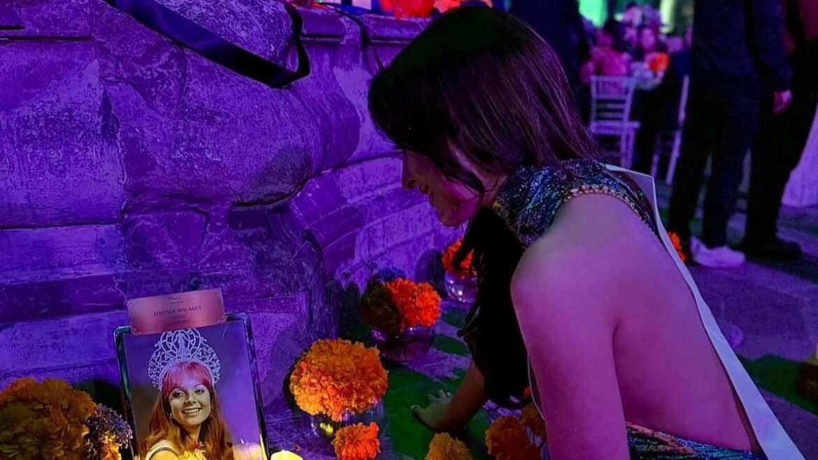 Jennifer Colón Alvarado rinde homenaje a la primera reina universal boricua; Marisol Malaret.