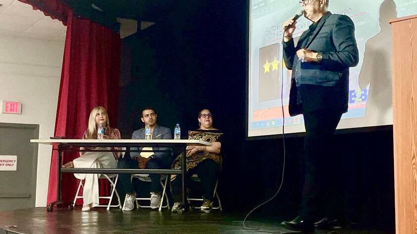 Empresarios comparten su receta del éxito en UPR Aguadilla