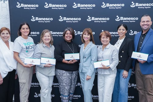 Banesco USA entrega $18,500 en donativos a organizaciones enfocadas en educación, desarrollo económico y salud